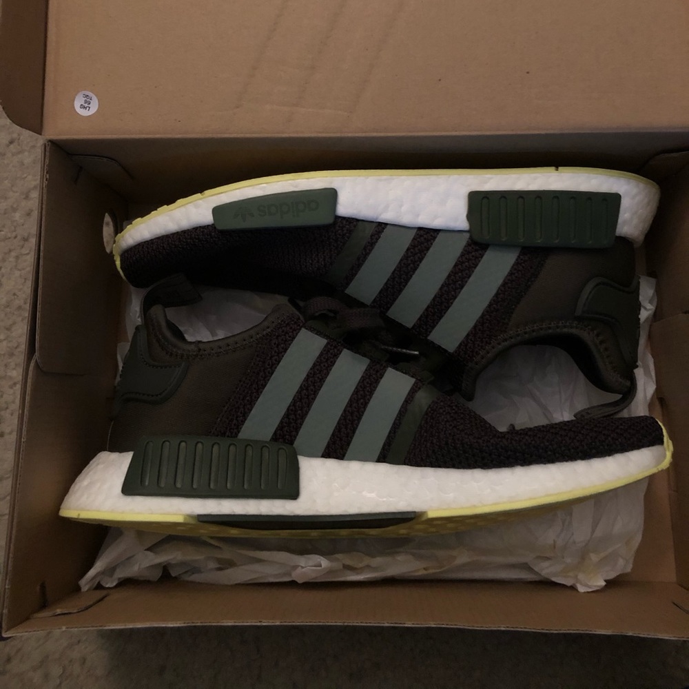 Adidas NMD R1 (hunter green)
